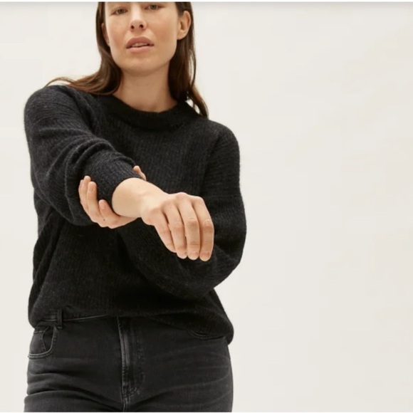 NWT Everlane  alpaca crew heathered black - Picture 4 of 10